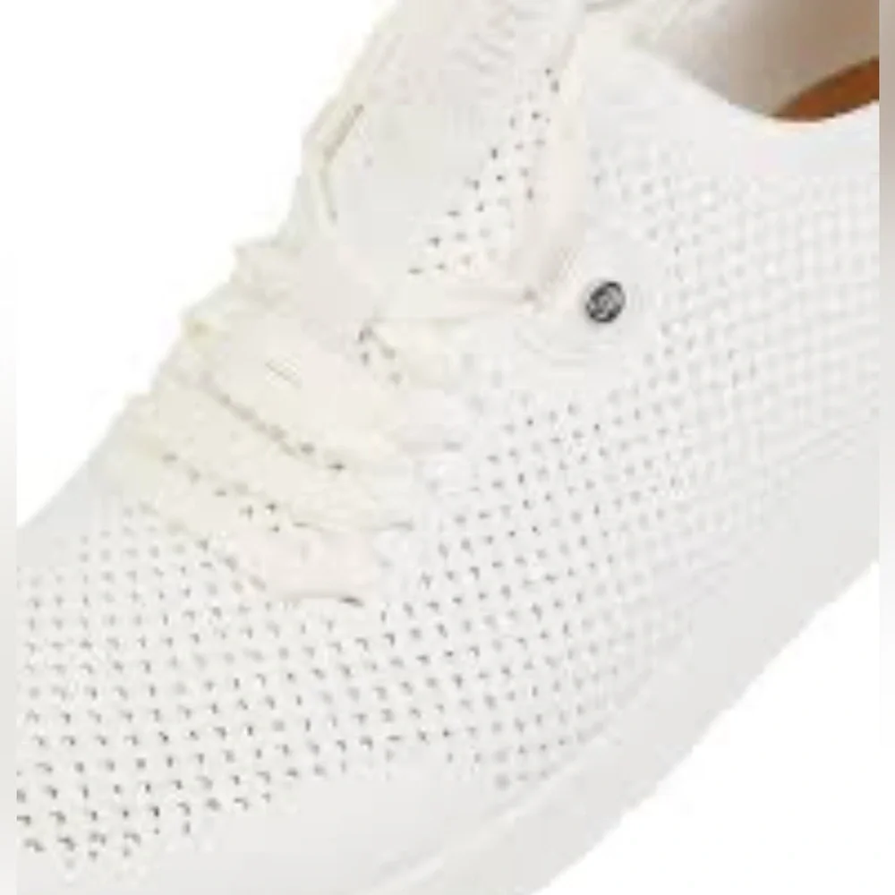 🔥🔥NWT UGG Women Tay Knit Triple White Mesh Walking Shoes size 12 M